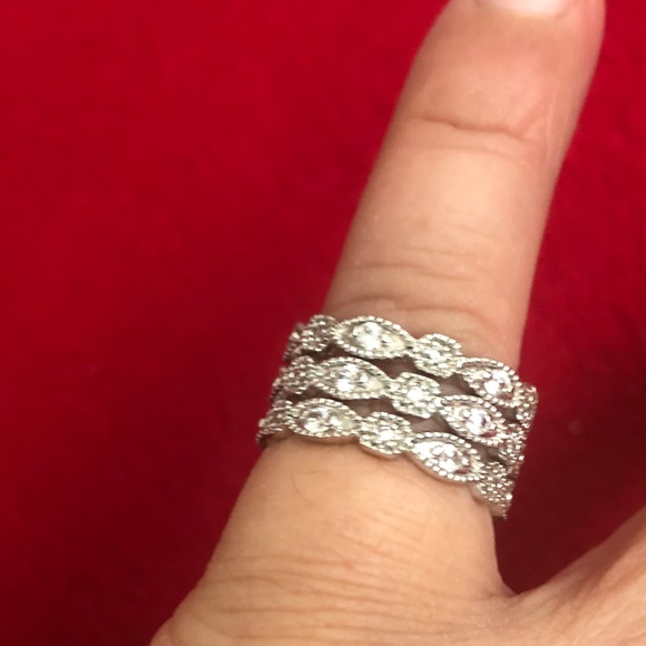 Stella & Dot Jewelry - Stella & Dot Art Deco 3 Stackable rings Sz  7 NIB